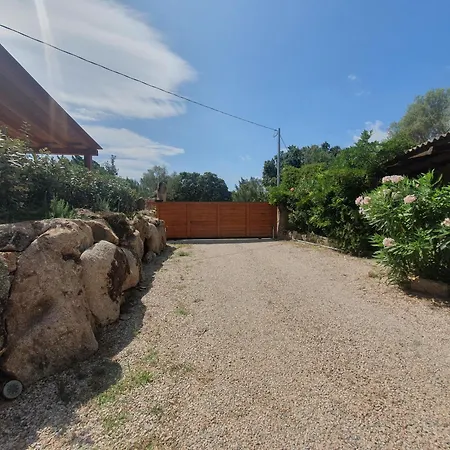 Suite Mirialveda San Pantaleo Exterior photo
